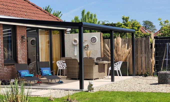 Herkingen House | Charming vacation home "Strandgut" with garden on the Grevelingenmeer South Holland