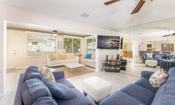 Laurel House | Charming vacation home, short walk to the beach