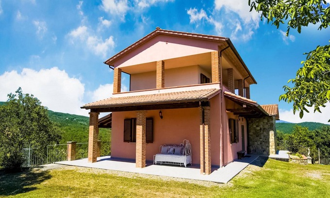 Ponte Buriano Villa | Charming Villa with Pool