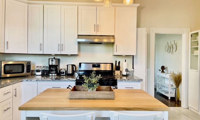 Vallejo House | Charming Victorian Getaway with private deck.