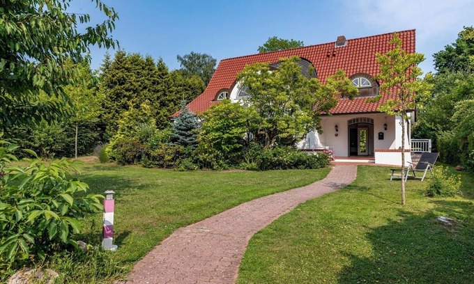 Hohwacht House | Charming Villa Magnolia for 10 people just 200 meters from the sandy beach