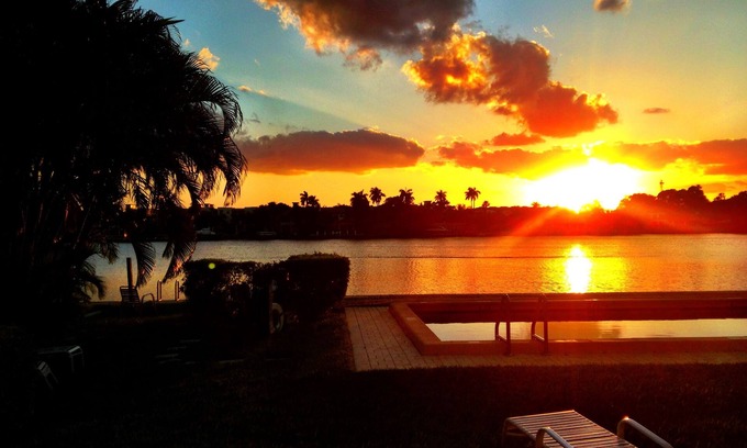 Delray Beach Apartment | Charming Waterfront Property With Pool, Near Beach
