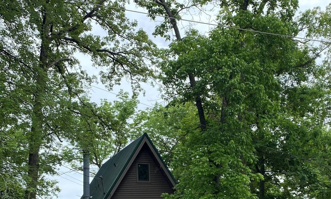 Cadiz House | Charming Waterfront A-Frame Overlooking Lake Barkley