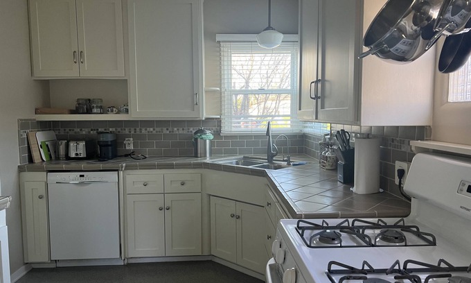 Valley Glen House | Charming, Well Appointed Suburban Bungalow with Grassy Yard