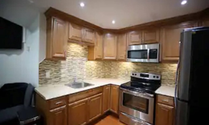 Mississauga Condo | Charming Whole Basement with Private Entry
