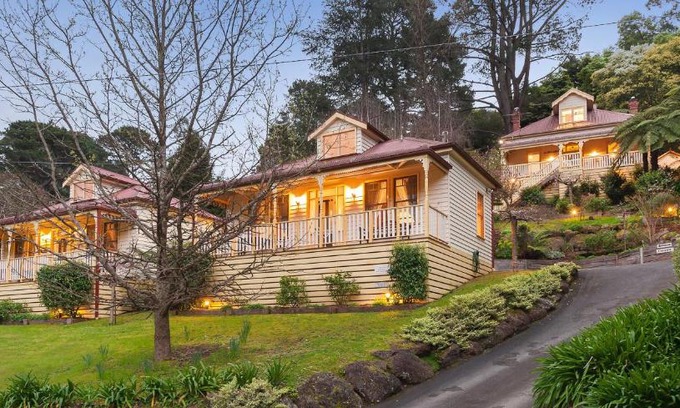 Warburton Bed & Breakfast | Charnwood Cottages in Warburton