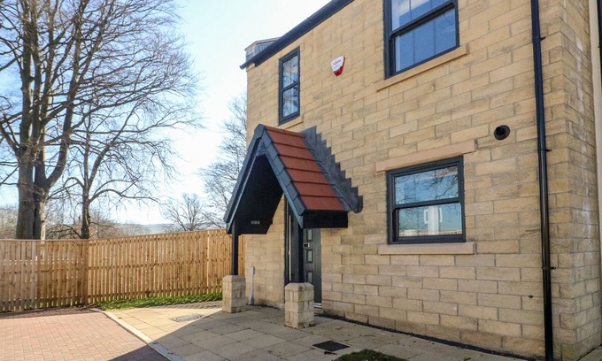 Kirkby Stephen House | CHARTER GARDENS, pet friendly, with a garden in Kirkby Stephen