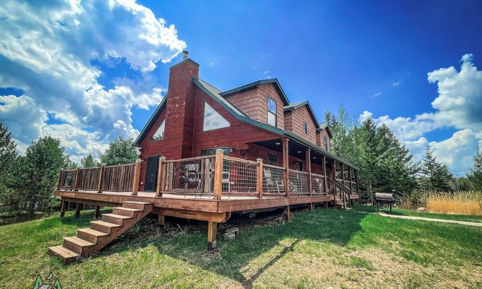Phillips House | Chase Creek Lodge - Adventure here, rustic 3-bedroom at the edge of the state forest