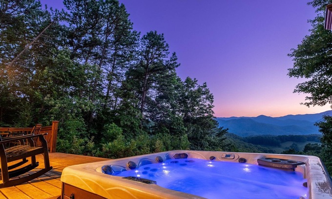 Whittier Cabin | Chasing Sunsets: A Cozy 2-Bedroom Cabin in Smoky Mts with Stunning Mountain Views.