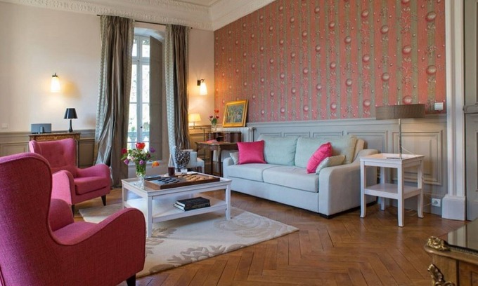 Vals-les-Bains House | CHATEAU CLEMENT - Suite Marie Antoinette: Authenticity