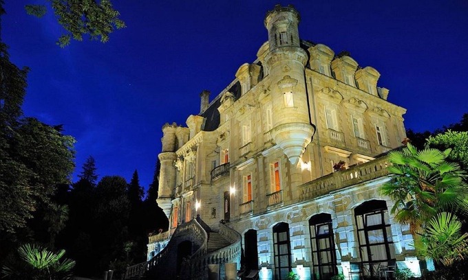 Vals-les-Bains House | CHATEAU CLEMENT - Chambre Clovis - Romanticism