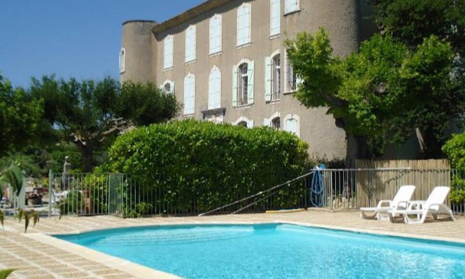 Saint-Laurent-du-Verdon Apartment | Chateau St-laurent-du-verdon, Beautiful Apt in Historic 17th Century Chateau