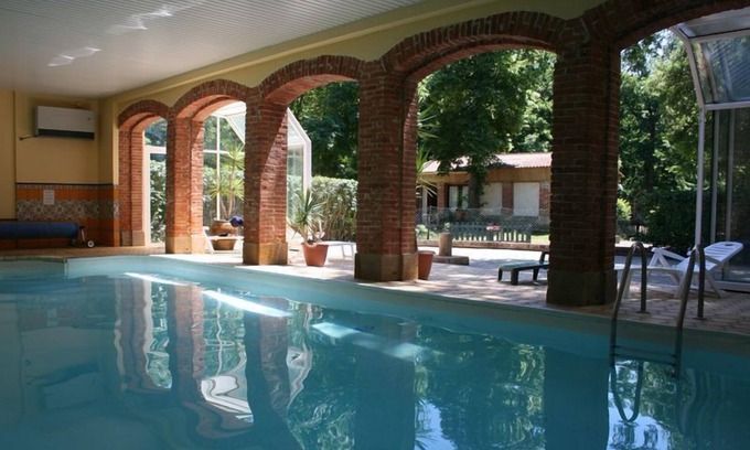 Les Pradeaux Hotel | Chateau La Grange fort
