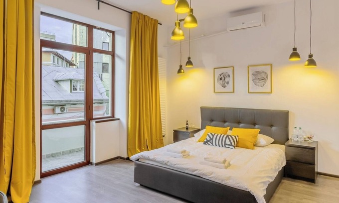 Bucharest City-Centre Apartment | Château Upscale King Suite with Balcony