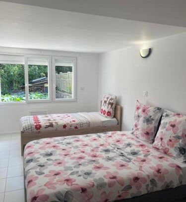 Palaiseau Apartment | Chaudari Guest House
