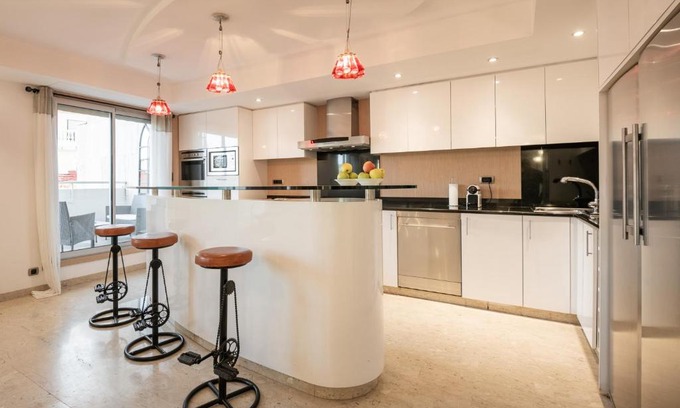 Jean-Medecin Apartment | Chauvain Résidence