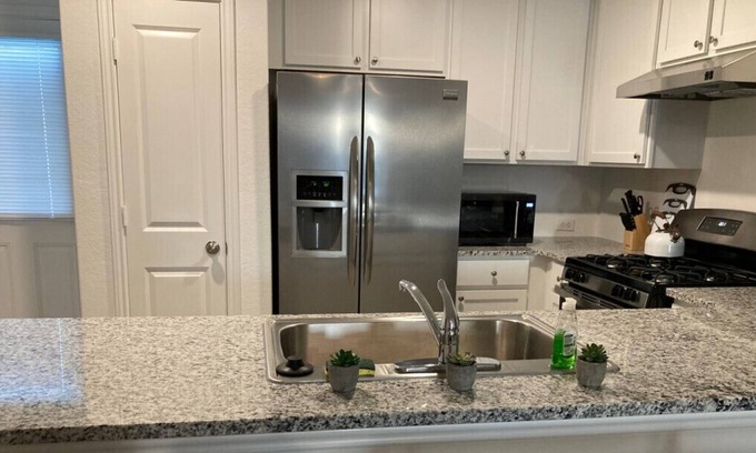 San Antonio House | Cheerful 2-2 Home close to SeaWorld San Antonio TX
