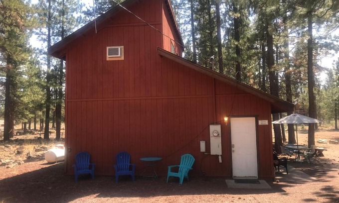 Susanville Ski Chalet | Cheerful 2-Bedroom Cottage Near Eagle Lake