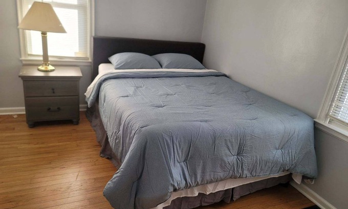 Indianapolis House | Cheerful 2 bedroom home with parking on premises