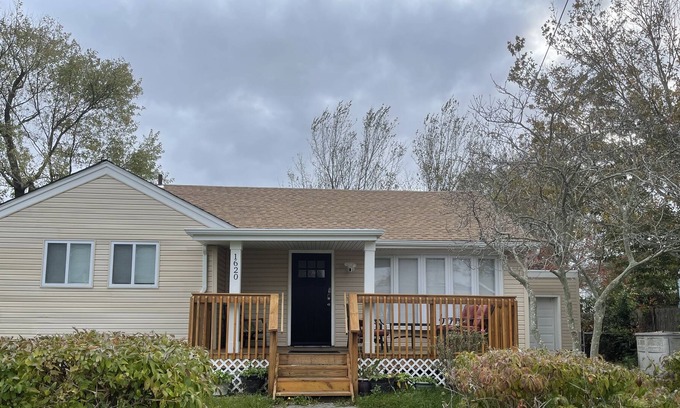 Atlantic City House | Cheerful 3-Bedroom Villa with Hot Tube