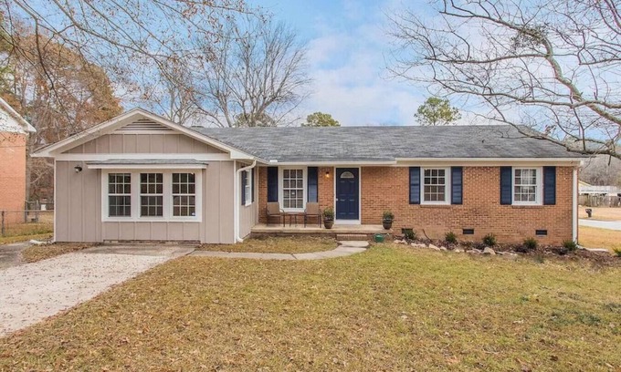 Walnut Creek House | Cheerful 3 Bedroom Home Close to DT Raleigh