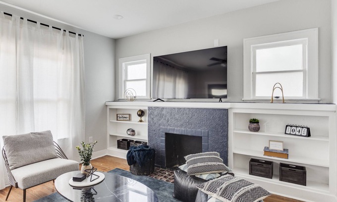 Tobin Hill House | ☀️Cheerful 3-bedroom home w/free parking