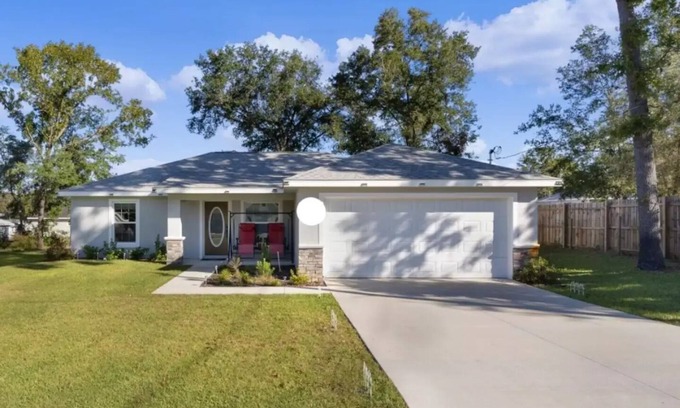 Summerfield House | Cheerful 3 bedroom home with free parking.