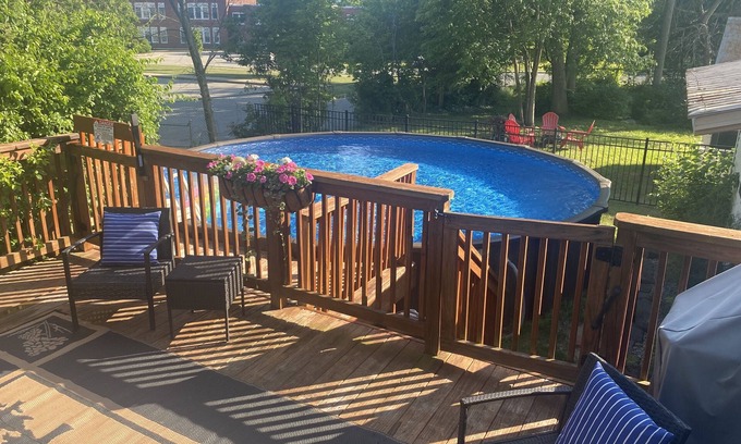 Warrensburg House | Cheerful 3-bedroom home with a pool
