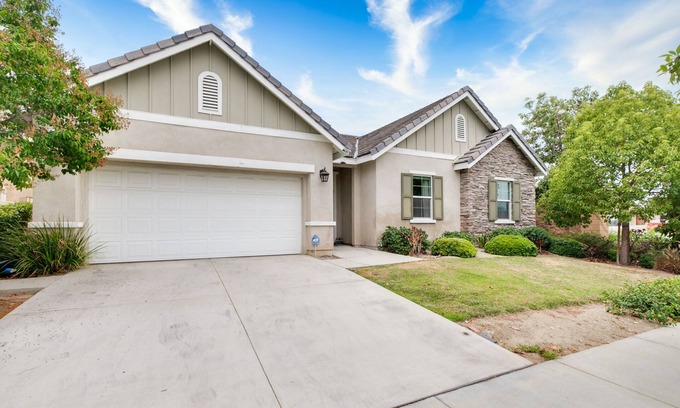 Chino House | Cheerful 4 bedroom 3 bathroom house in Chino Hills