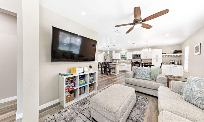 Southeast Pensacola House | Cheerful 4-bedroom home in East Hill Neighborhood