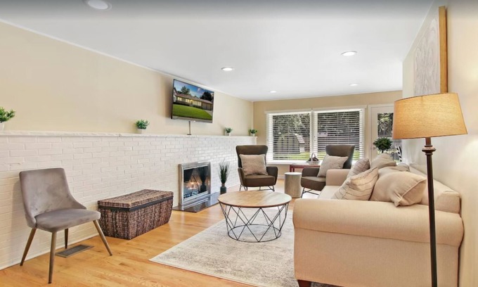 Libertyville House | Cheerful 4 Bedroom Home w/ Fireplace