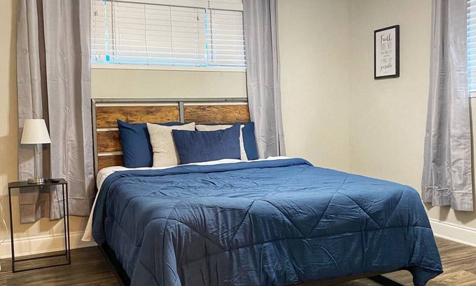 College Park House | Cheerful 4 bedroom residential home w/free parking