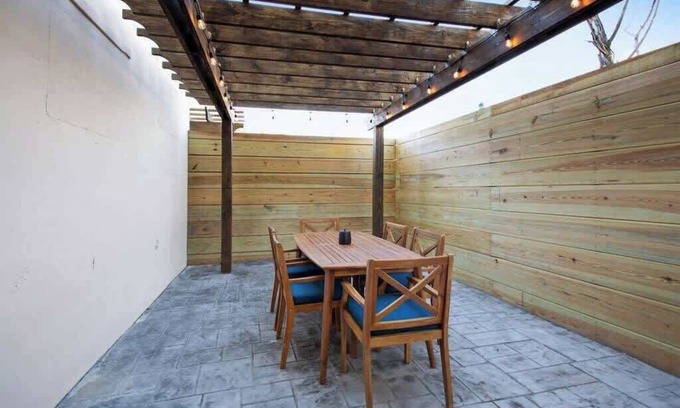 South 7th Ward House | Cheerful & Bright-4 Bedroom Home-Blocks to the FQ!