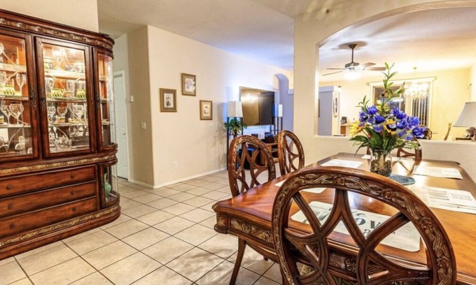 Crystal Point House | Cheerful house