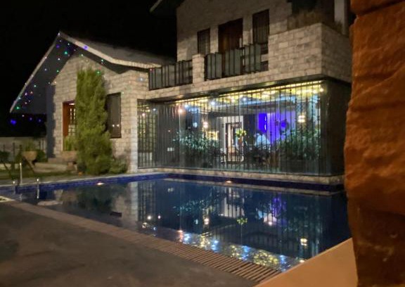 Ramnagar Villa | Cheerful luxury 5 - bedroom villa with pool ( Ayu villa )
