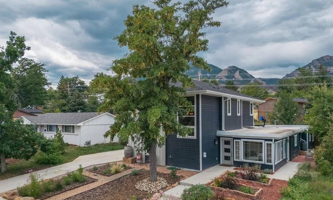 South Boulder House | Cheerful; modern home, steps from the mountains, shopping