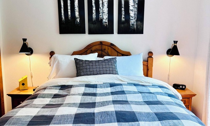 Plymouth Ski Chalet | Cheerful, mountain chalet w/sauna & new hot tub - amazing location!