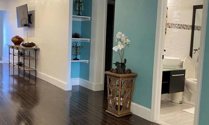 Pelham Gardens Apartment | Cheerful spacious, two bedroom, cozy, and Unique home