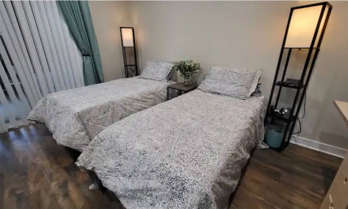 East Hemet Apartment | Cheerful studio with private entrance & parking