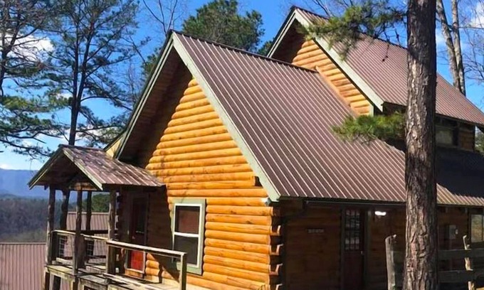 Townsend Cabin | Chelle's Sanctuary: Pet Friendly, Free Attraction Tickets, Hot Tub, Fire Pit, & Great Views