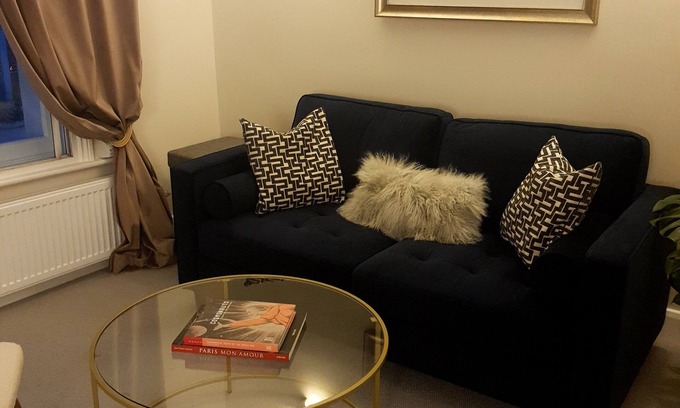 Sands End Apartment | Chelsea Charm: Your Exclusive Central London Apartment