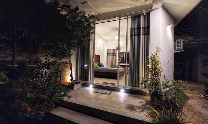 Seeduwa - Katunayake House | Chen Villa - Deluxe double room near to Airport and Negombo.