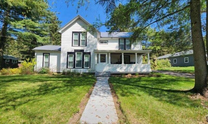 Cable House | Chequamegon Haus - Comfortable and Charming walk to downtown Cable, WI