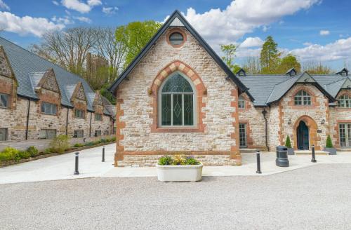 Dalton-in-Furness Hotel | Chequers Lodge- Dalton-in- Furness- Self check in