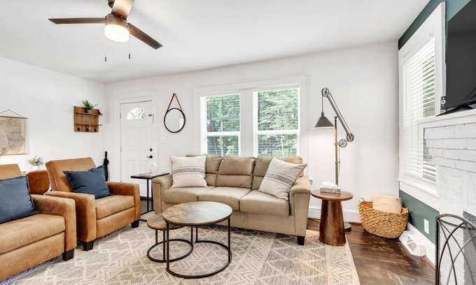 Sans Souci House | Cherrydale 2BR/2Ba Minutes to City & Nature