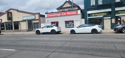 Winnipeg Apartment | Chesskings Guests House