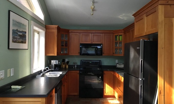 Tofino House | Chesterman Beach Fine Art Vacation House - Walking distance to North Chesterman