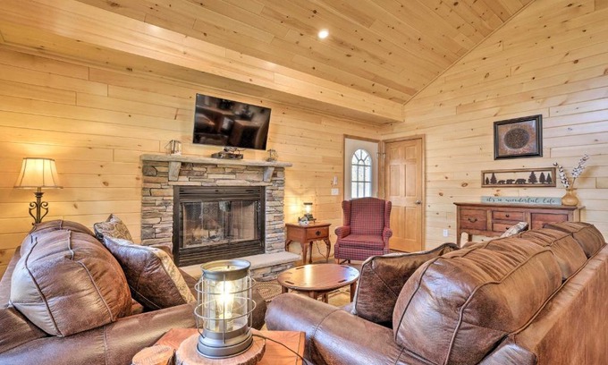 Chestertown House | Chestertown Hideaway with Lake and Beach Access!