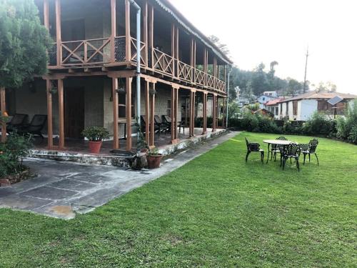 Kausani Hotel | Chevron Eco Lodge Kausani