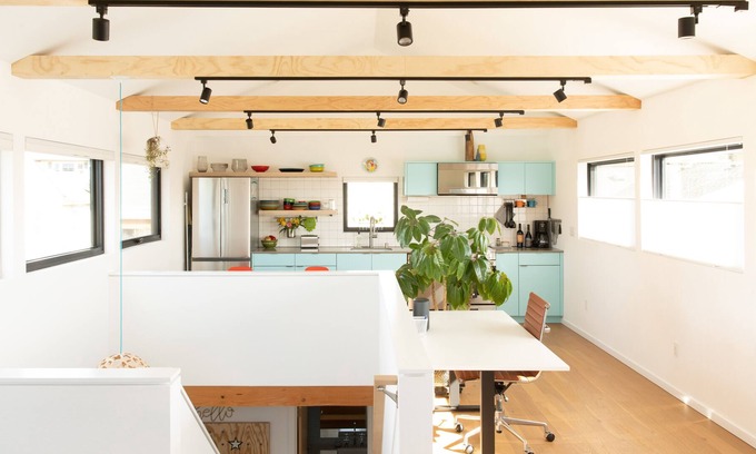North Beacon Hill Cottage | Chez Wee—Solar Powered Modern Cottage, 3 blocks to light rail